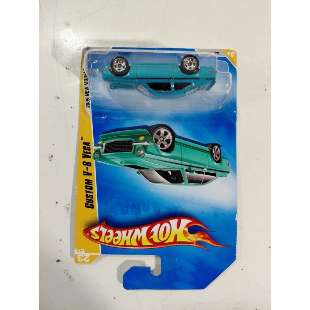 NIP Hot Wheels 2009 New Model 1:64 Die Cast Chevrolet V8 Vega Classic Car